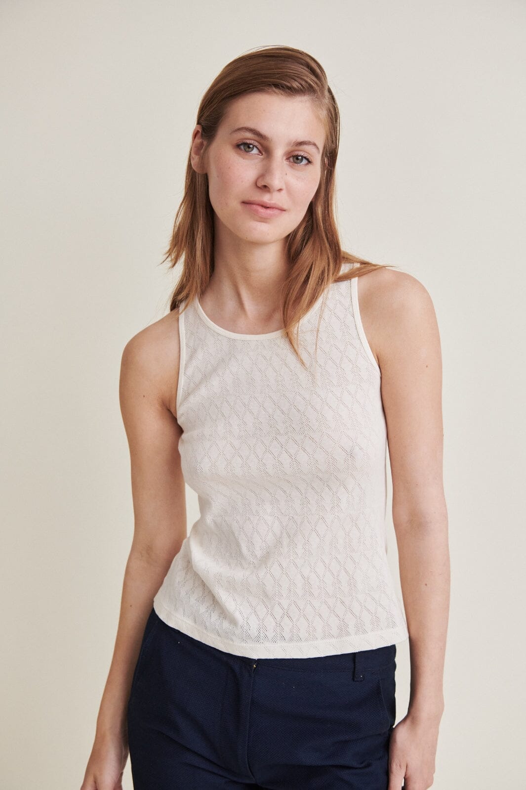 Basic Apparel - Ana Tank Gots - 600 White Swan Toppe 