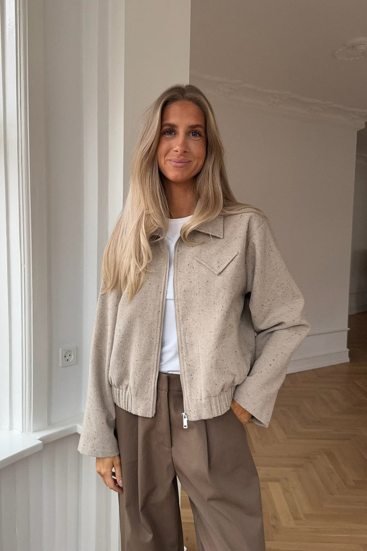 Forudbestilling - BYIC - Sarahic Short Jacket A23725 - Beigem Beige Melange Jakker 