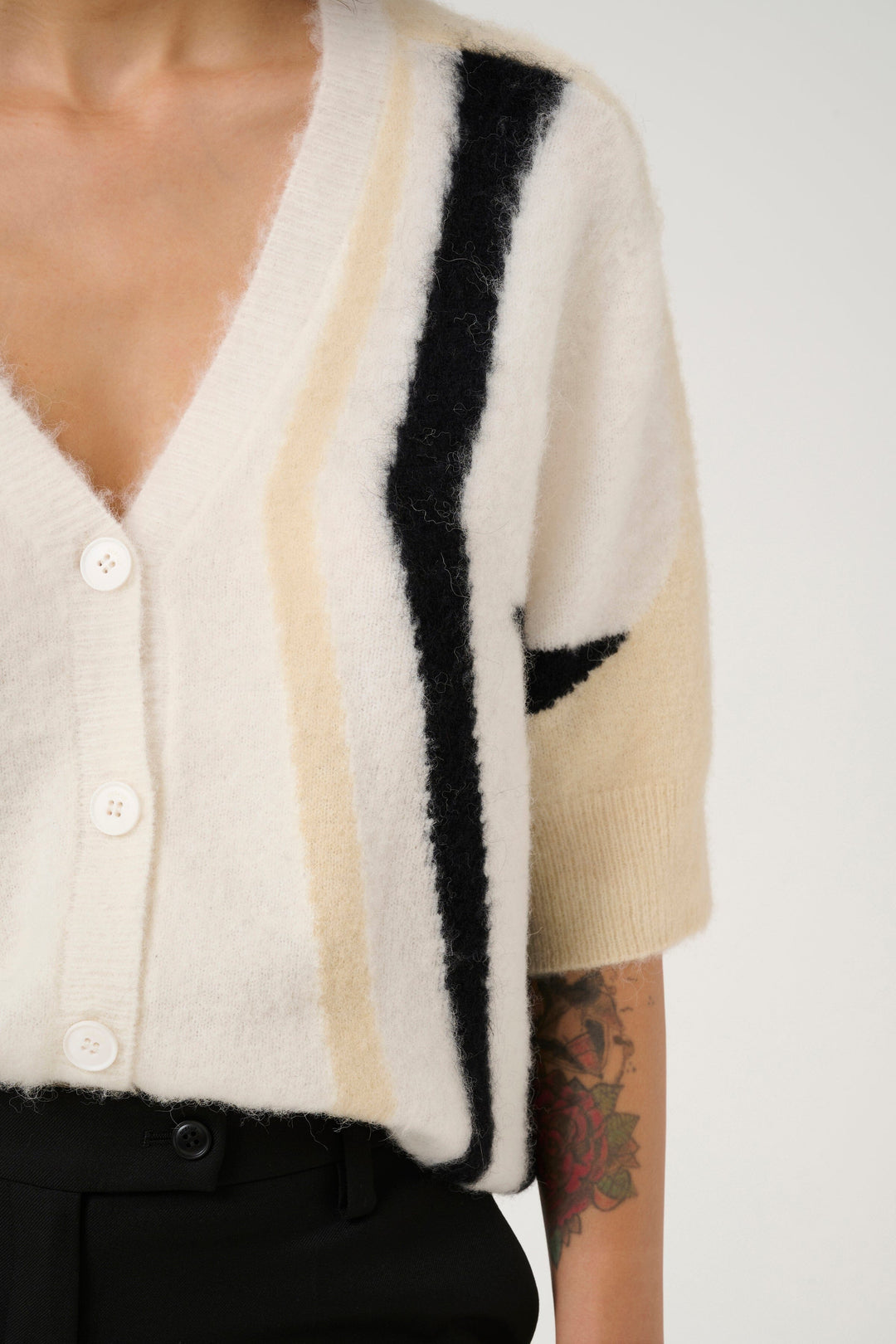 Forudbestilling - Gestuz - Gzalpha Cardigan - 107486 Ivory/Butter Yellow/Black Cardigans 