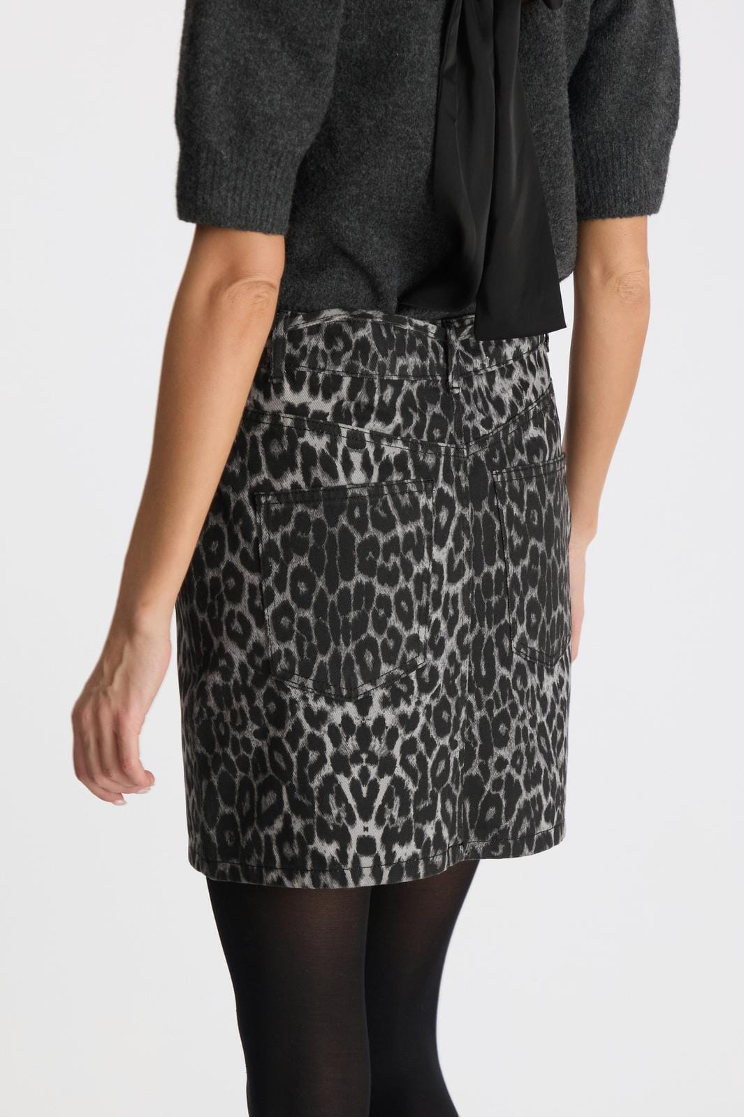 Neo Noir - Henrietta Leopard Skirt - Grey Leopard