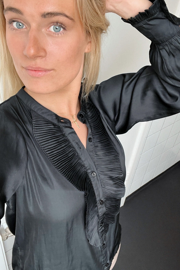 Forudbestilling - Neo Noir - Zola Blouse - Black (November) Bluser 