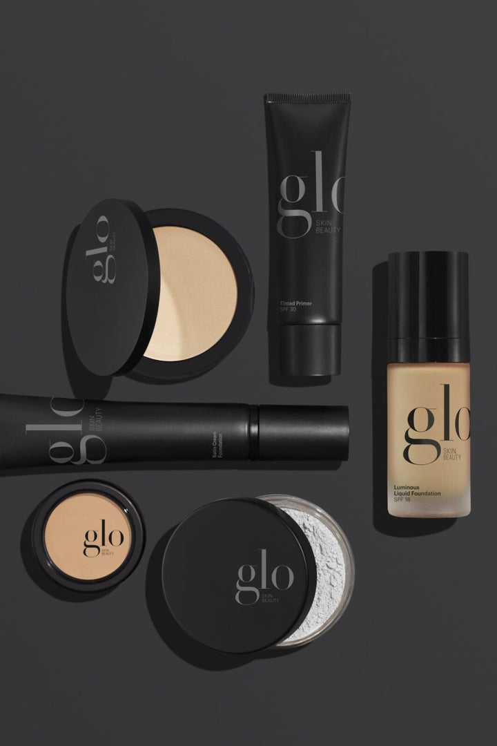 Glo Skin Beauty - Glo Luminous Liquid Foundation SPF 18 - Naturelle, 30 ml Foundation 