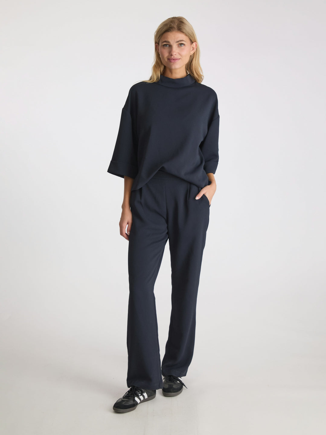 Neo Noir - Arlo Crepe Jumpsuit - Navy