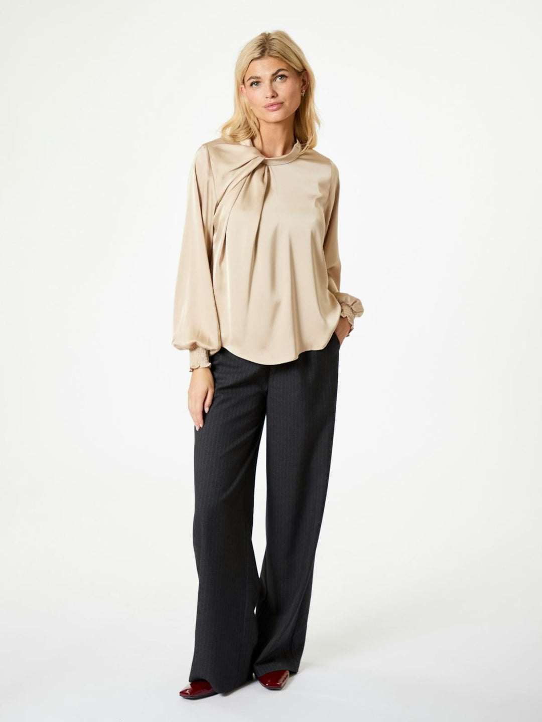 Neo Noir - Fairy Drapy Satin Blouse - Champagne Bluser 