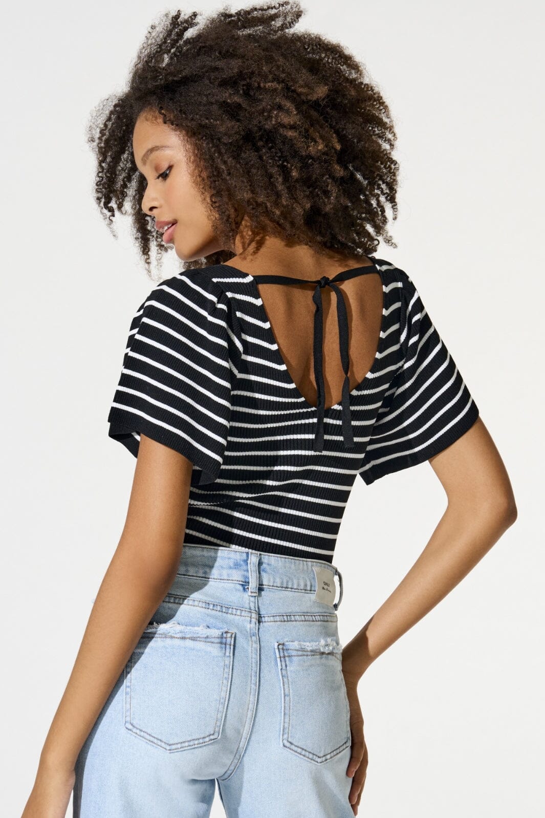 Only - Onlleelo Stripe Ss Back V-Neck Knt - 4127645 Black Cloud Dancer T-shirts 