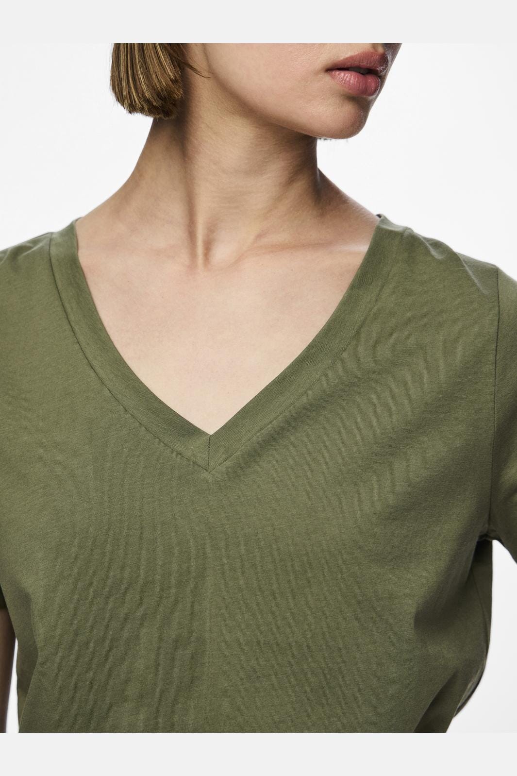 Pieces - Pcria Ss V-Neck Solid Tee - 3783308 Deep Lichen Green